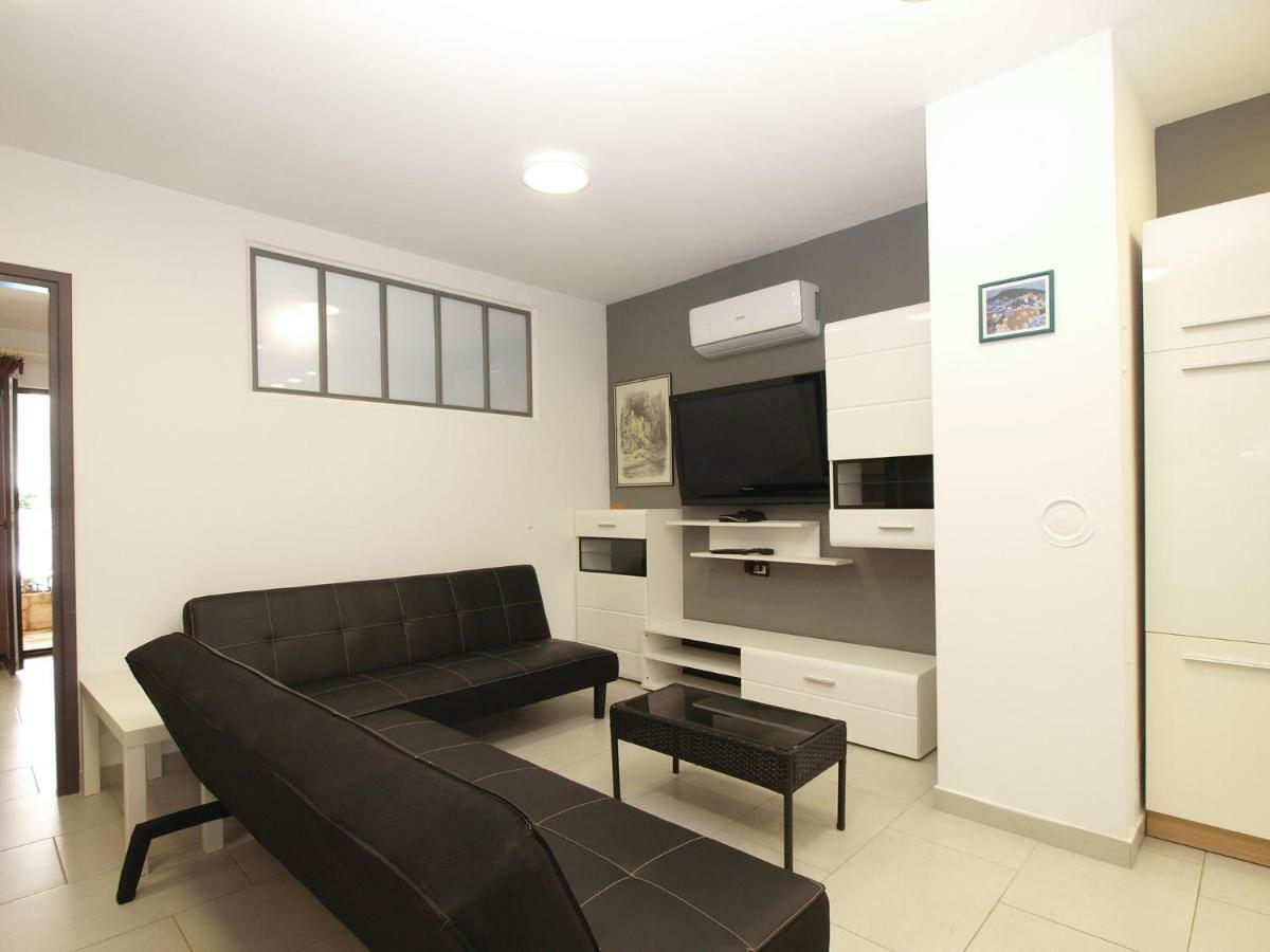 House Puntizela With Pool 747 Holiday home
