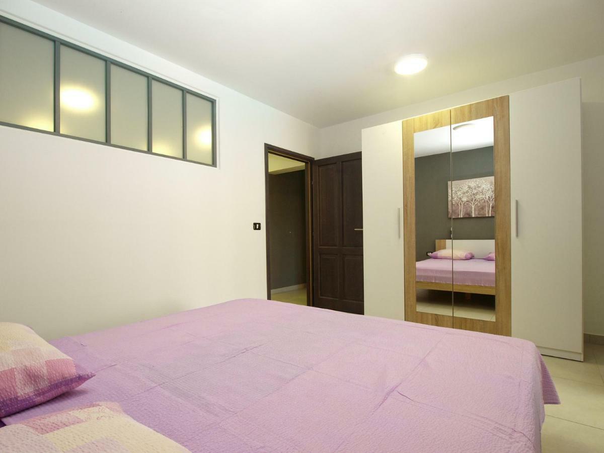House Puntizela With Pool 747 Holiday home Pula