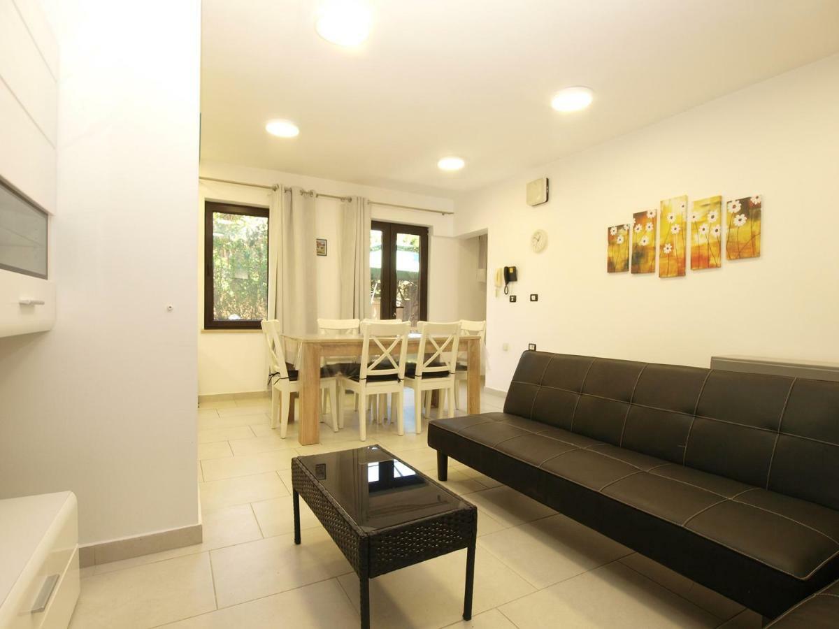 House Puntizela With Pool 747 Holiday home *